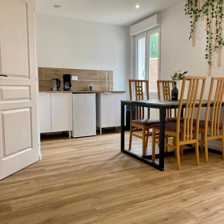 Jasmin - Two-Bedroom Apartment - 14