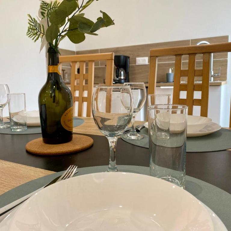 Jasmin - Two-Bedroom Apartment - 25