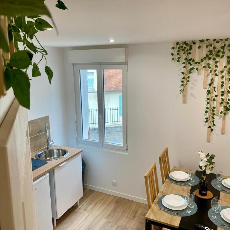Jasmin - Two-Bedroom Apartment - 38