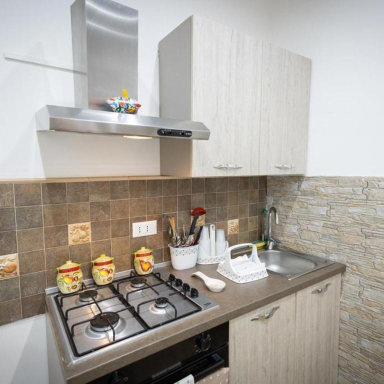 Broken column - One-Bedroom Apartment - 10