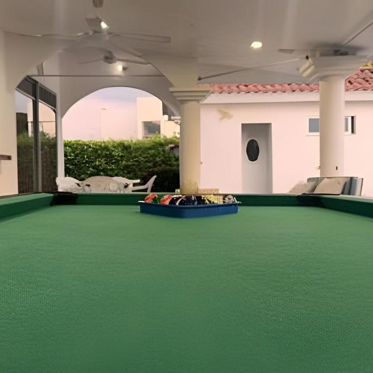 Casa con Piscina Privada, Air Hockey y Bolirana - Casa Vacacional de 3 dormitorios - 32