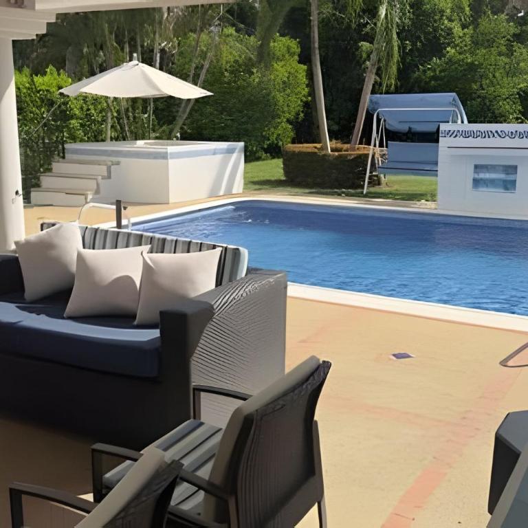 Casa con Piscina Privada, Air Hockey y Bolirana - Casa Vacacional de 3 dormitorios - 36