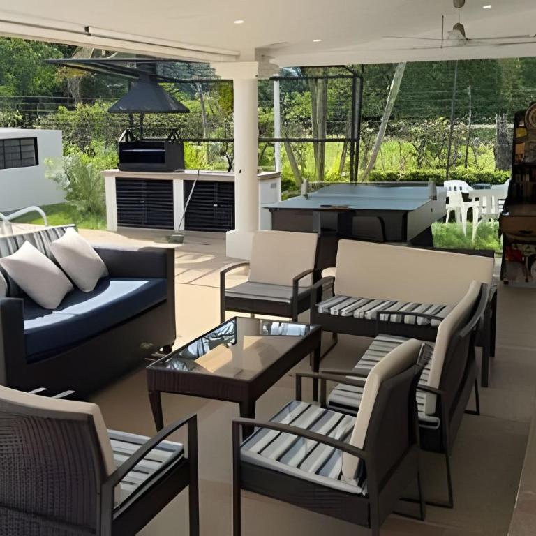 Casa con Piscina Privada, Air Hockey y Bolirana - Casa Vacacional de 3 dormitorios - 37