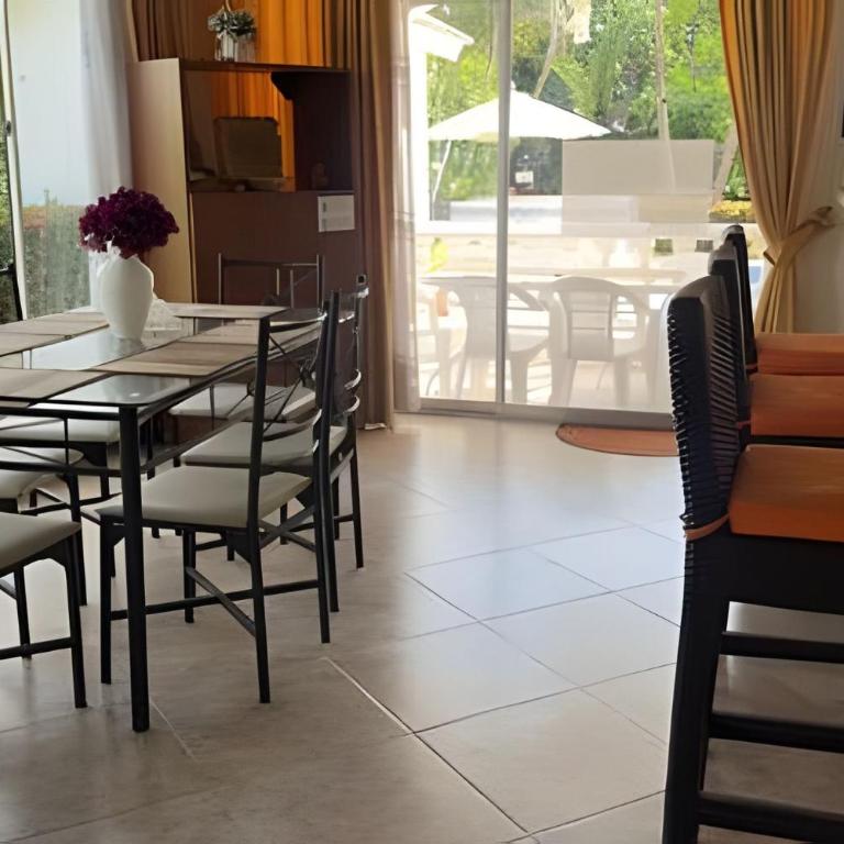 Casa con Piscina Privada, Air Hockey y Bolirana - Casa Vacacional de 3 dormitorios - 52