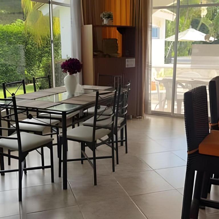 Casa con Piscina Privada, Air Hockey y Bolirana - Casa Vacacional de 3 dormitorios - 53