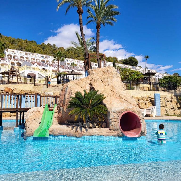 Casa Sunrise - Deluxe house with rooftop, 5 pools and panoramic sea views, Calpe - Two-Bedroom Apartment - 56