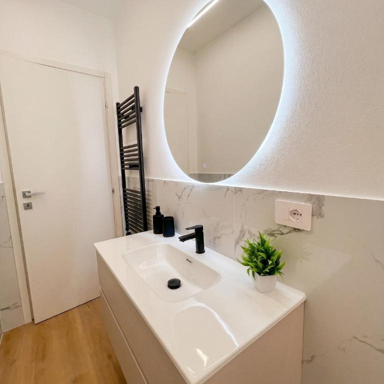 Genoa Marine Apartment - Appartamento con 2 Camere da Letto - 11
