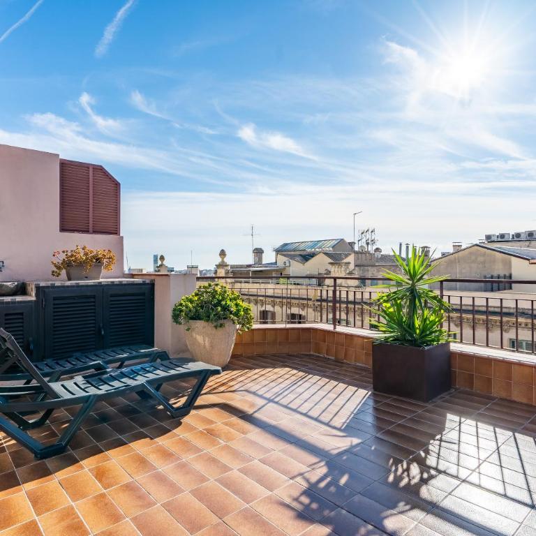 Elevated Terrace - Eixample Barcelona - Apartment with Terrace - 2