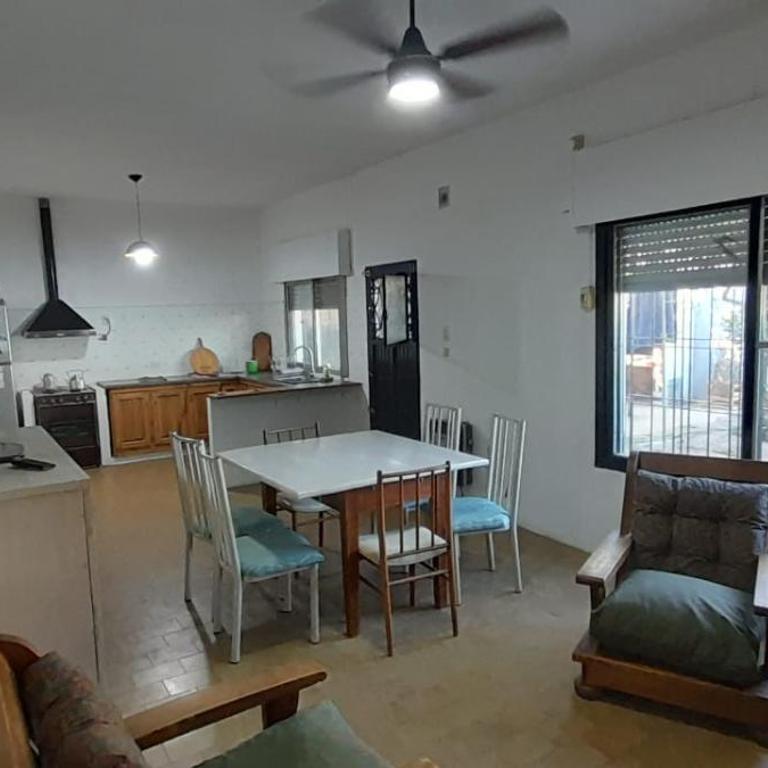 Casa totalmente Equipada con Patio amplio y Pileta - Casa de 4 dormitorios - 5