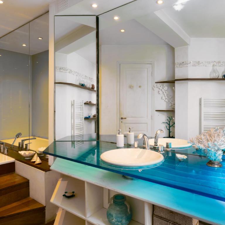Grand Appartement Haussmannien au Cœur de Paris - Chambre Quadruple - 7