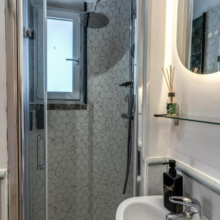 V E N E R E Villa Suites - Chambre Simple Deluxe - 9