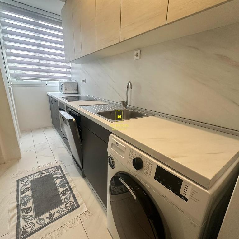 Central Hub Apartment, Free Parking and Travel Base - One-Bedroom Apartment - 7