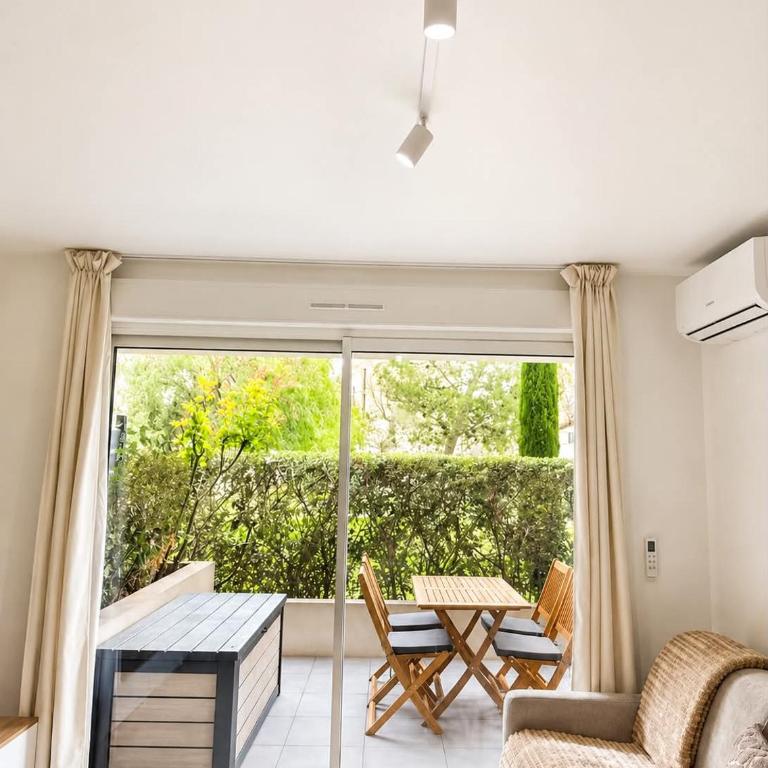 Refuge des Plages-T3 neuf climatisé - Terrasse Sud - proche mer et port à Fréjus - Two-Bedroom Family Apartment - 14
