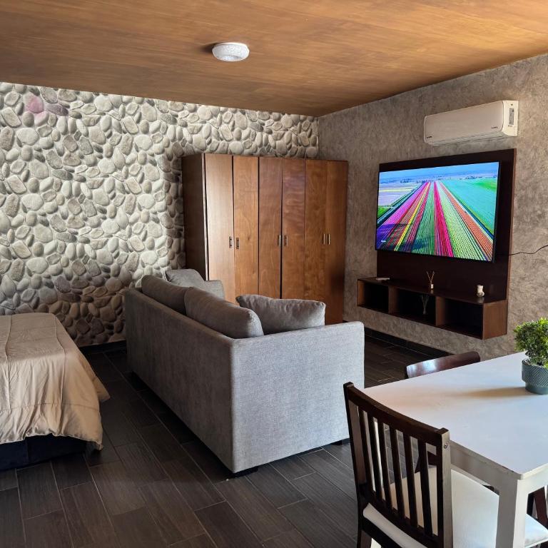 Departamentos Modernos con Alberca y Excelente Ubicación - One-Bedroom Apartment - 15