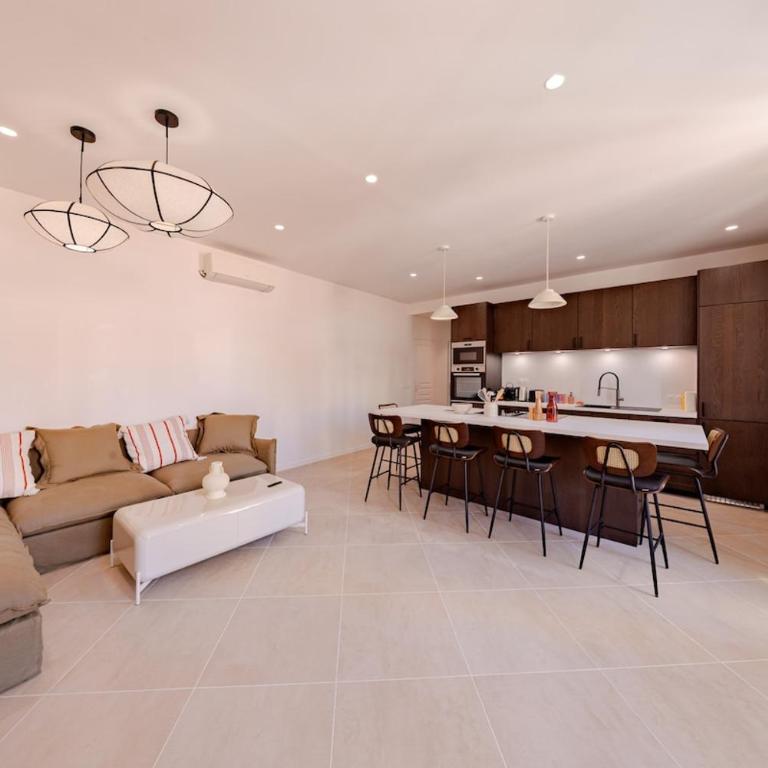 Cannes - 2 bedrooms and 2 bathrooms apartment - LEO - Appartement 2 Chambres - 14