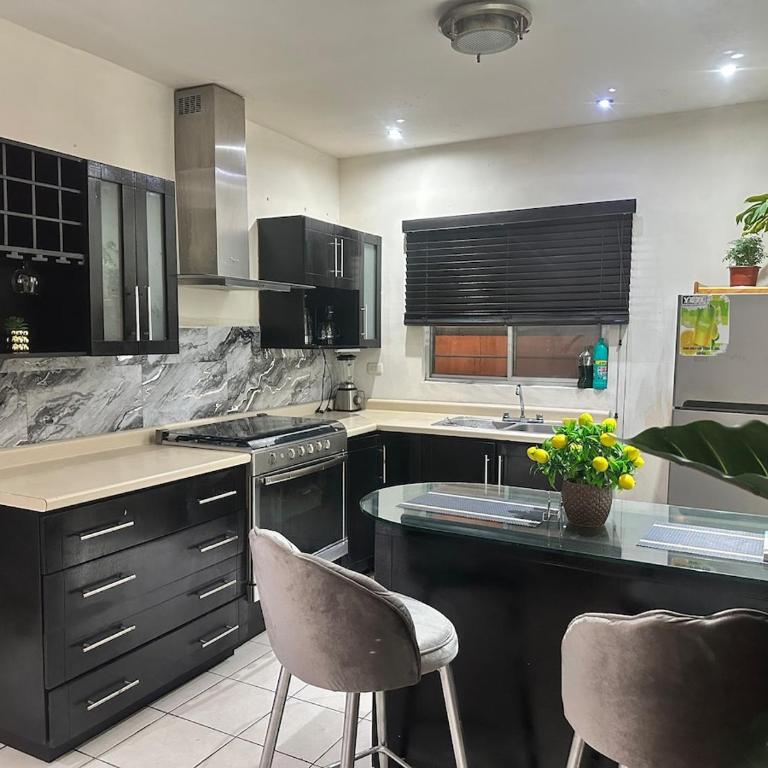 Entire house close to BBVA Stadium - Two-Bedroom Apartment - 1