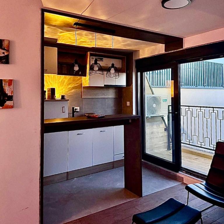 Skyline Residence - One-Bedroom Apartment - 8