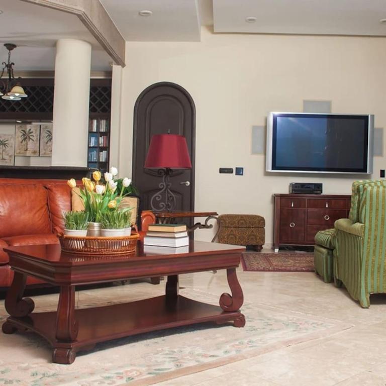 End Unit Penthouse at Esmeralda Private Jacuzzi - Three-Bedroom Apartment with Ocean View - 6