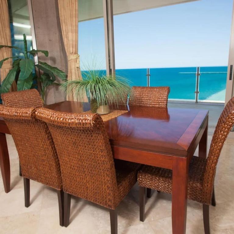 End Unit Penthouse at Esmeralda Private Jacuzzi - Three-Bedroom Apartment with Ocean View - 7
