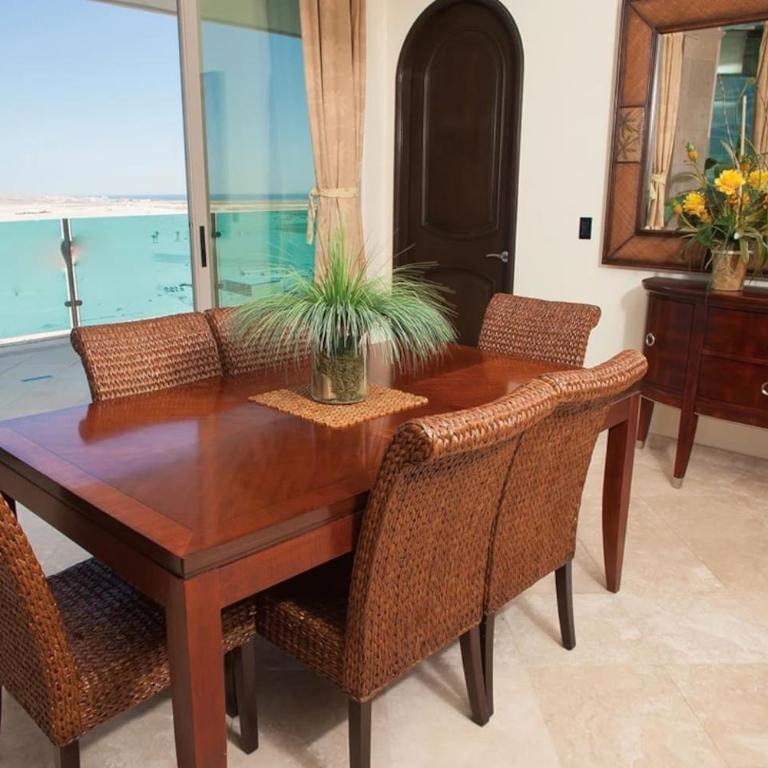 End Unit Penthouse at Esmeralda Private Jacuzzi - Three-Bedroom Apartment with Ocean View - 8