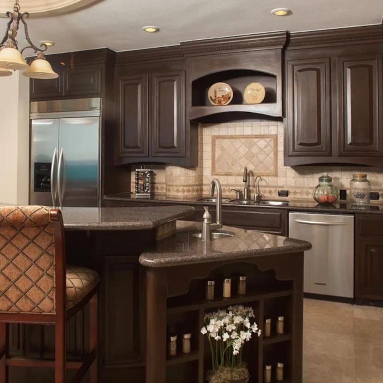 End Unit Penthouse at Esmeralda Private Jacuzzi - Three-Bedroom Apartment with Ocean View - 9