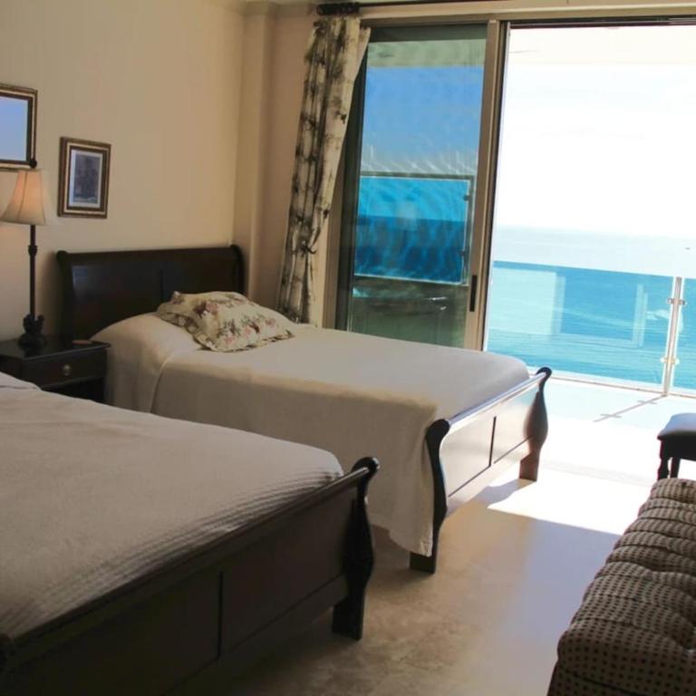 End Unit Penthouse at Esmeralda Private Jacuzzi - Three-Bedroom Apartment with Ocean View - 19