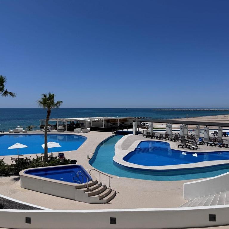 End Unit Penthouse at Esmeralda Private Jacuzzi - Three-Bedroom Apartment with Ocean View - 33