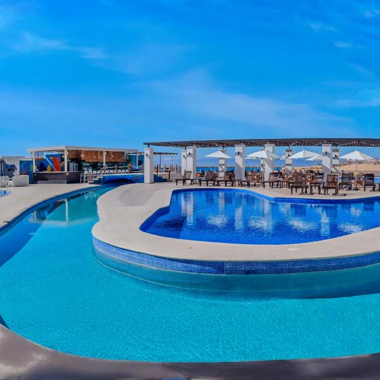 End Unit Penthouse at Esmeralda Private Jacuzzi - Three-Bedroom Apartment with Ocean View - 37