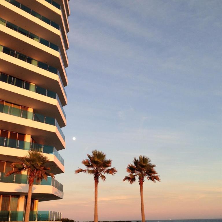 End Unit Penthouse at Esmeralda Private Jacuzzi - Three-Bedroom Apartment with Ocean View - 46