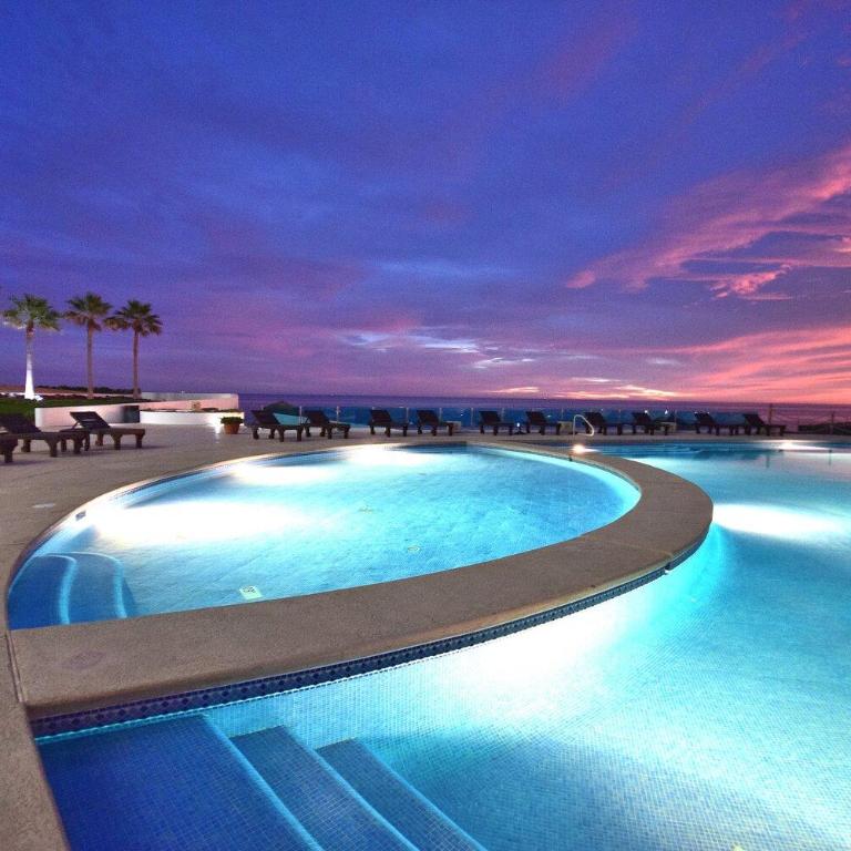 End Unit Penthouse at Esmeralda Private Jacuzzi - Three-Bedroom Apartment with Ocean View - 47