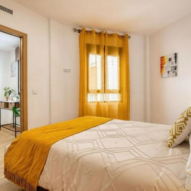 Alojamiento entero, centro de Córdoba con cochera - Three-Bedroom Apartment - 21