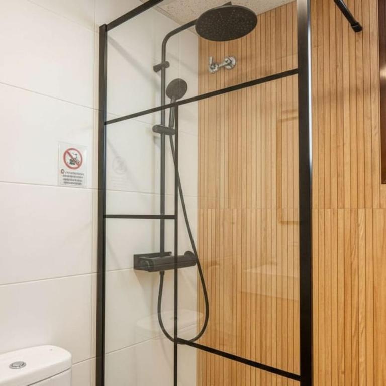 Alojamiento entero, centro de Córdoba con cochera - Three-Bedroom Apartment - 13