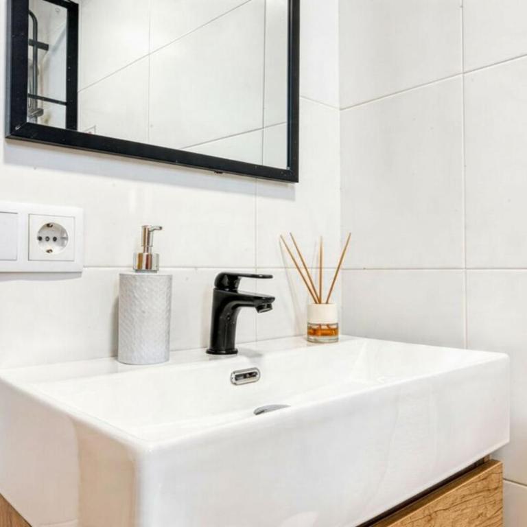 Alojamiento entero, centro de Córdoba con cochera - Three-Bedroom Apartment - 12