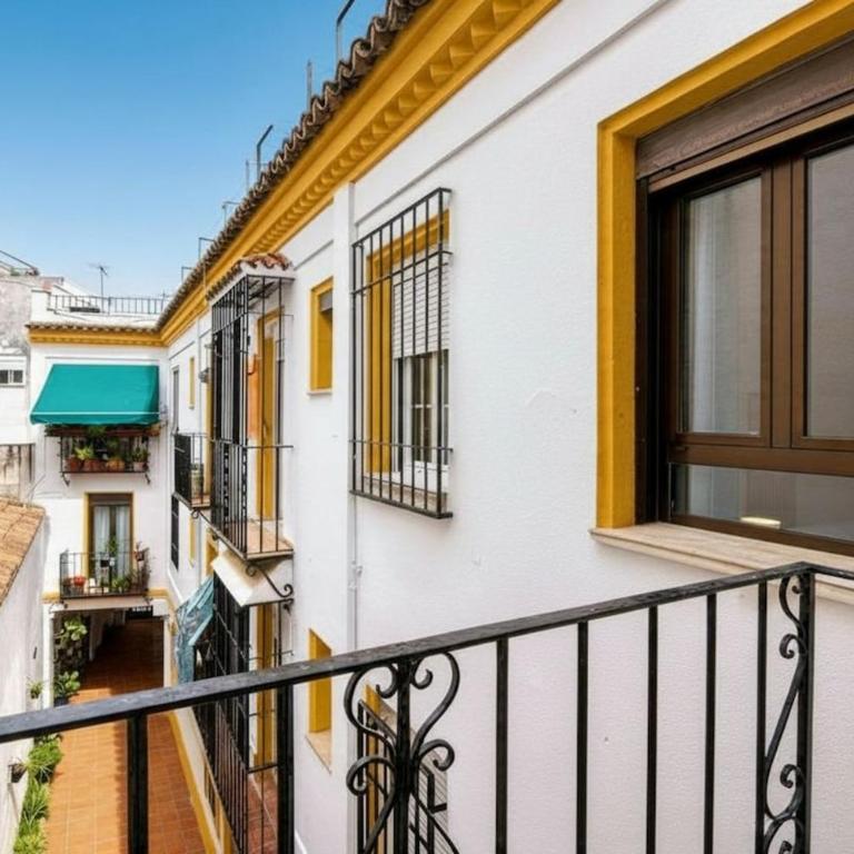 Alojamiento entero, centro de Córdoba con cochera - Three-Bedroom Apartment - 9