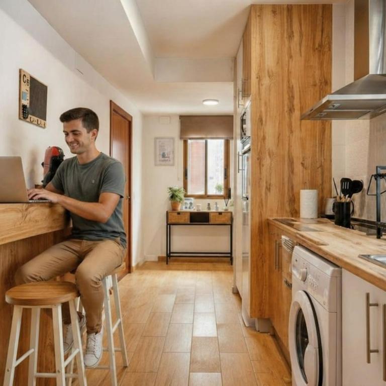 Alojamiento entero, centro de Córdoba con cochera - Three-Bedroom Apartment - 37