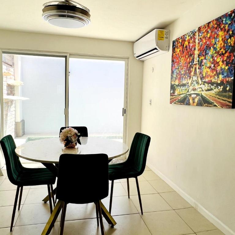 Casita Afremov 2 bedrooms beautiful & comfortable very close to a park, stores, and restaurants - Three-Bedroom House - 20