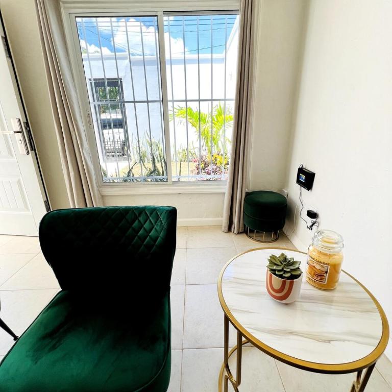 Casita Afremov 2 bedrooms beautiful & comfortable very close to a park, stores, and restaurants - Three-Bedroom House - 48