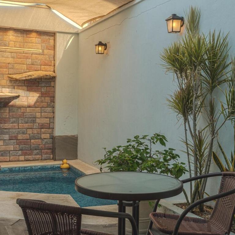 Casita Afremov 2 bedrooms beautiful & comfortable very close to a park, stores, and restaurants - Three-Bedroom House - 56