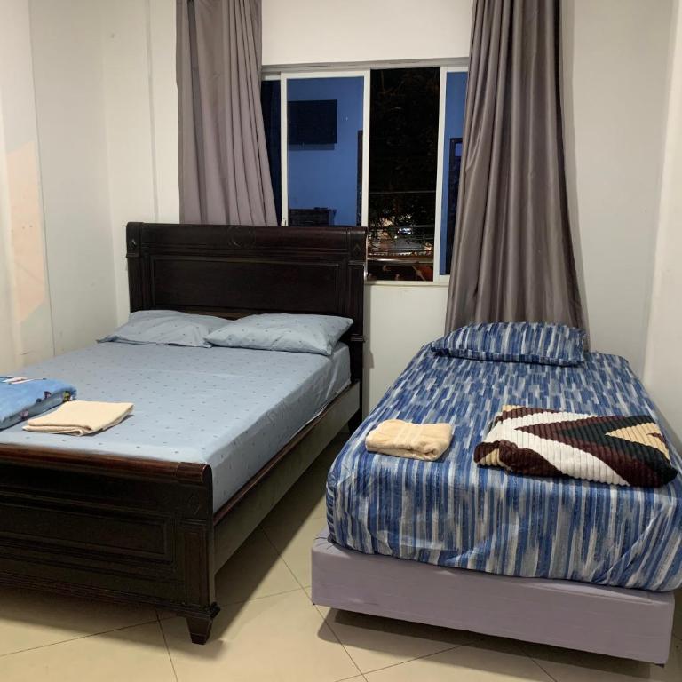 Hostal Belletini - Twin Room - 8