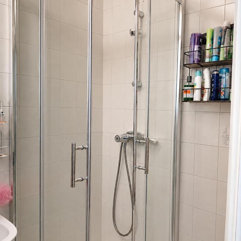 StaySpace - Doppelzimmer mit Gemeinschaftsbad - 8