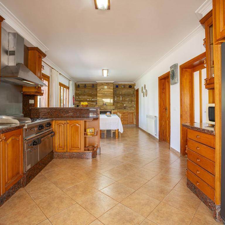 Chic 12-Guest Villa with Pool in Ibiza - Villa de 6 dormitorios - 4