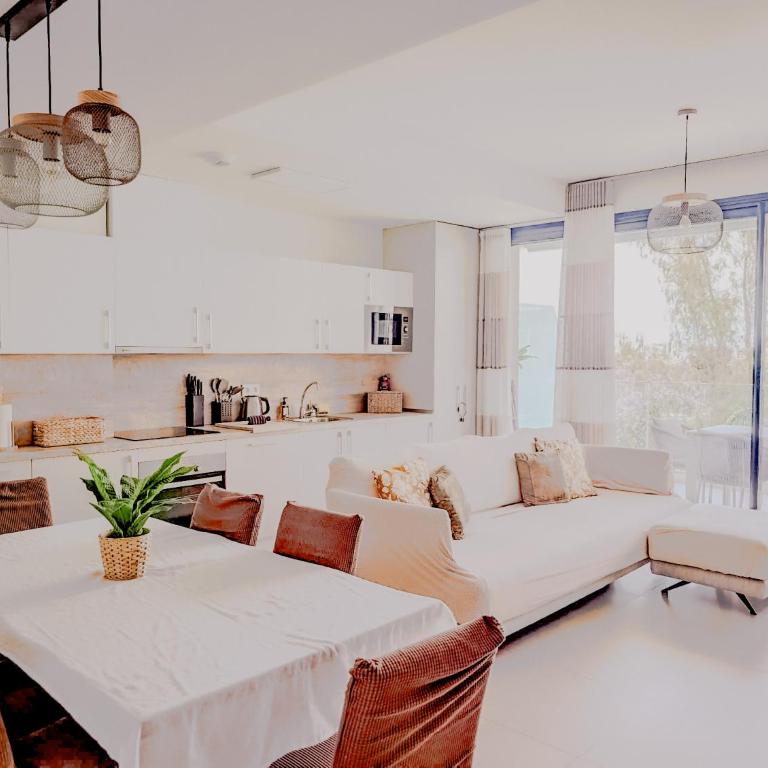 Torremar Luxe: upscale 2bed apartment by the beach - Apartamento de 2 dormitorios con balcón y vistas al mar - 8