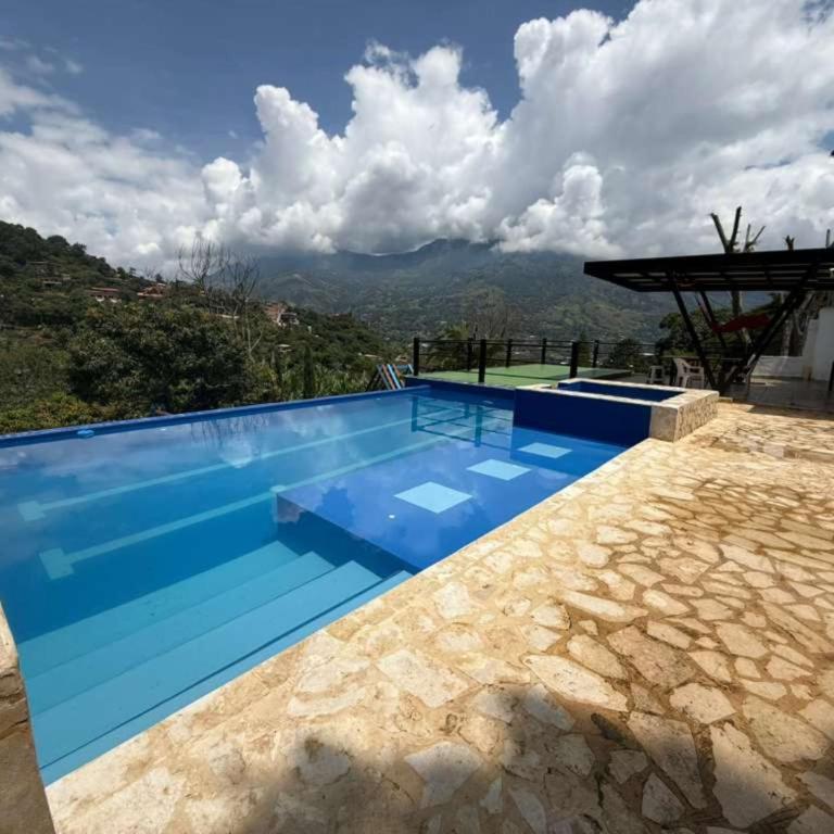 Finca Los Laureles - Casa de 5 dormitorios - 2