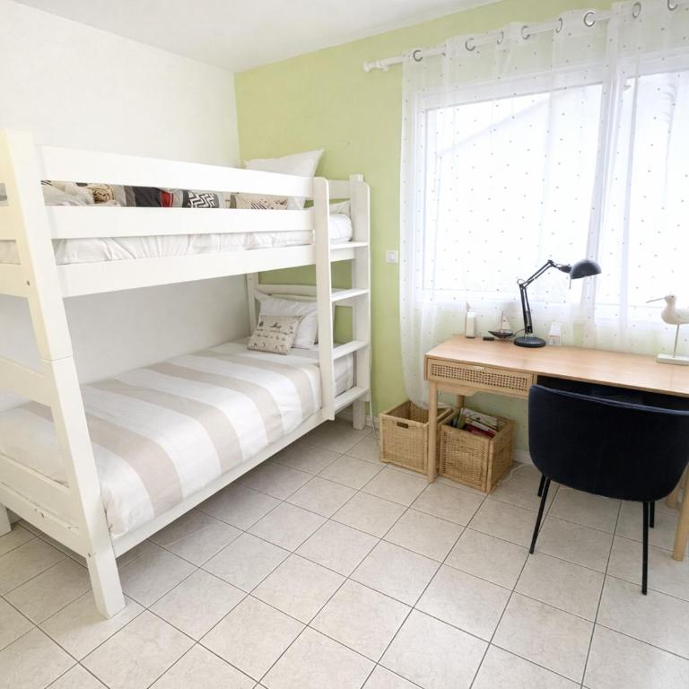 Grande maison près du phare avec Wi-Fi, animaux admis, parking, proche plage pour 8 personnes - FR-1-22-375 - Casa - 9