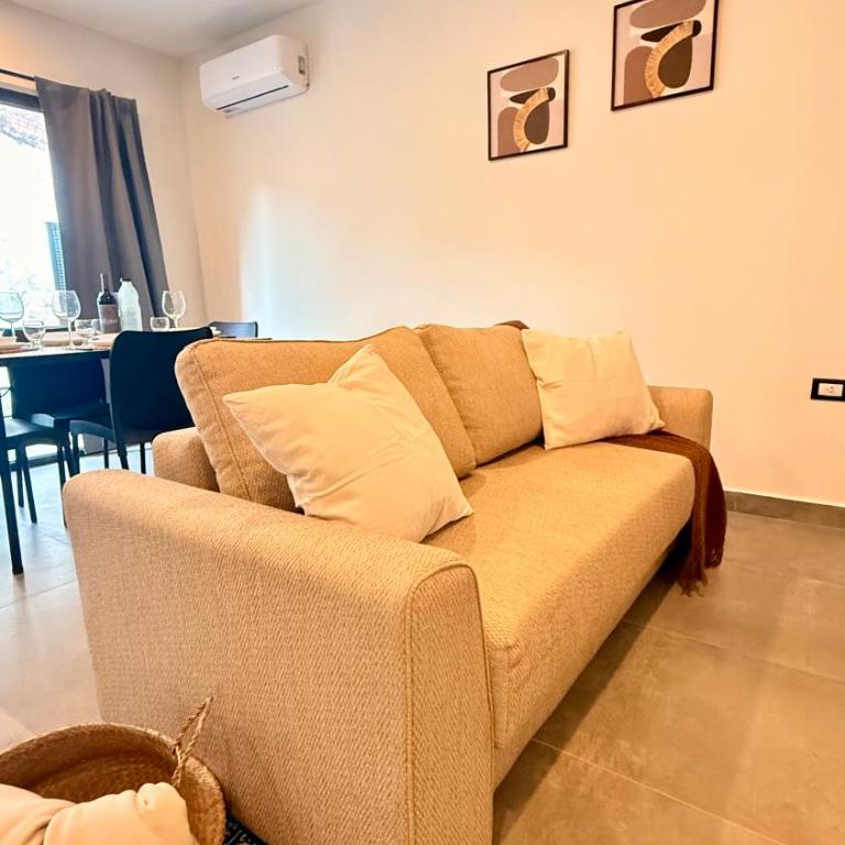 Moderno y Céntrico Departamento en Barrio Bombal con WIFI, Parking y Churrasquera - Pellegrini Bombal - One-Bedroom Apartment with Balcony and Mountain View - 2