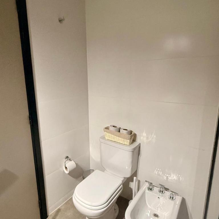 Moderno y Céntrico Departamento en Barrio Bombal con WIFI, Parking y Churrasquera - Pellegrini Bombal - One-Bedroom Apartment with Balcony and Mountain View - 28
