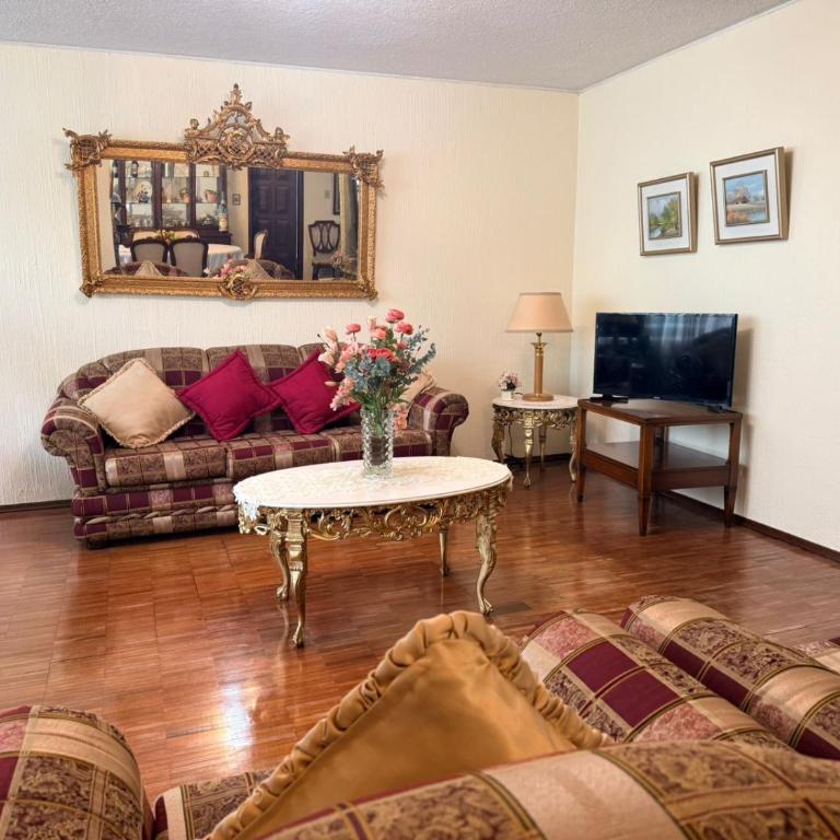 Benja House Quito - Three-Bedroom Apartment - 11