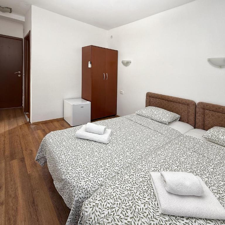 Villa Sara Wellness, Bar, Sutomore - Standardna Dvokrevetna Soba sa Zasebnim Krevetima i Pogledom na Planine - 2