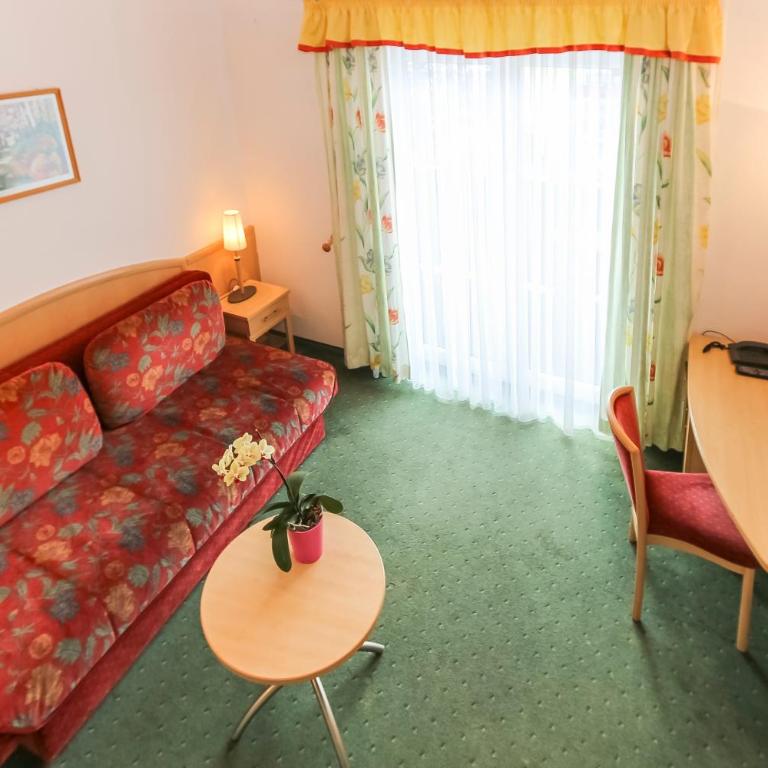 Alpenhotel Tauernstüberl - Suite mit 2 Schlafzimmern und Balkon - 6