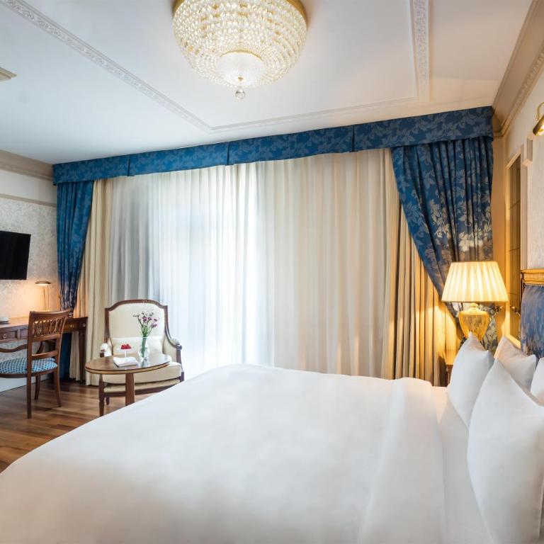 Hotel Flüela Davos - The Unbound Collection by Hyatt - Zimmer mit Kingsize-Bett - 3